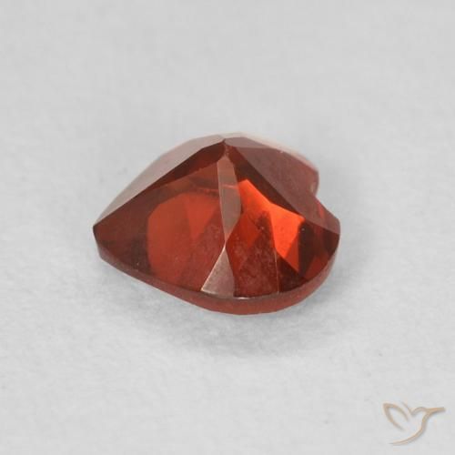 Grenat pyrope Rouge groseille naturelle Cœur, 0.60 ct, VS