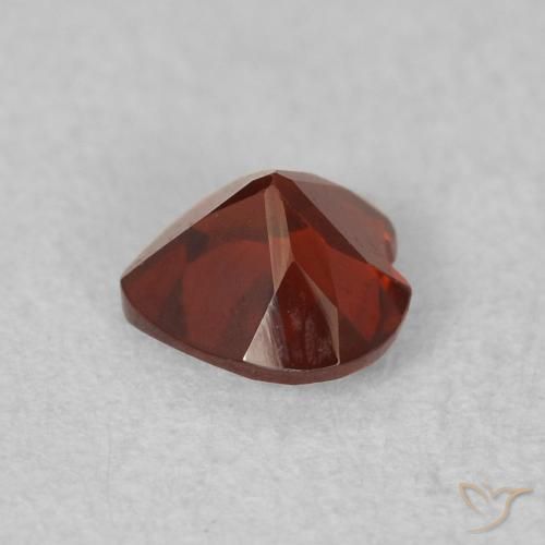 Grenat pyrope Rouge Sangria naturelle Cœur, 0.50 ct, VVS-VS