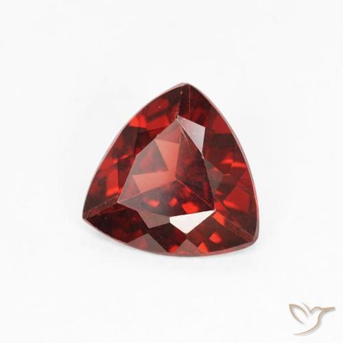 Grenat pyrope Rouge Sangria naturelle Trillion, 0.68 ct, VVS-VS