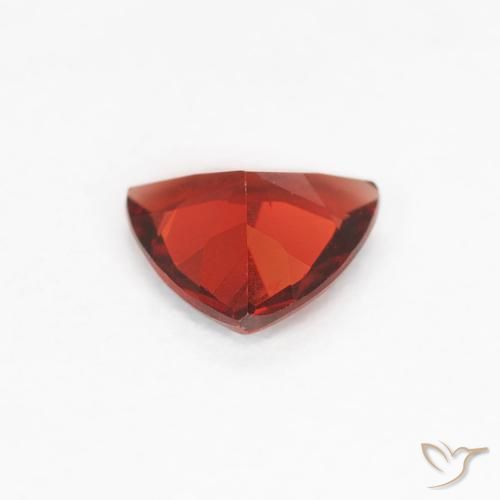 Grenat pyrope Rouge Sangria naturelle Trillion, 0.68 ct, VVS-VS