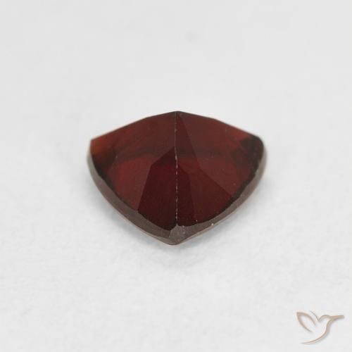 Grenat pyrope Rouge Sangria naturelle Trillion, 0.91 ct, VS