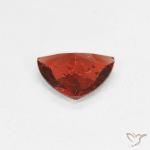 Grenat pyrope Rouge Sangria naturelle Trillion, 0.68 ct, VS-SI