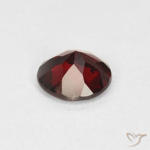 Grenat pyrope Rouge foncé naturelle Tour, 0.64 ct, VS-SI