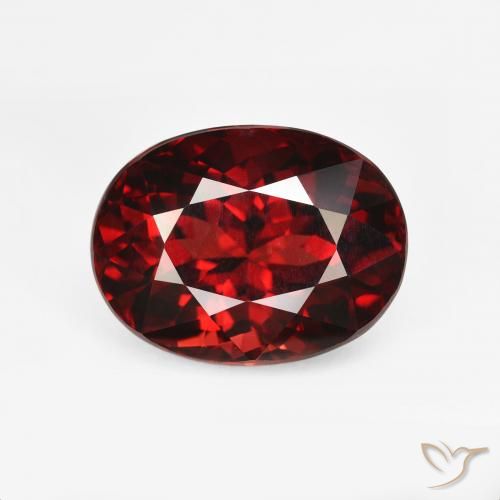 Grenat pyrope Rouge sang profond naturelle ovale, 6.12 ct, VVS