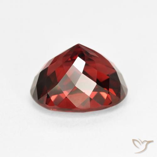 Grenat pyrope Rouge sang profond naturelle ovale, 6.12 ct, VVS