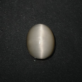Quartz cat's eye crème naturelle coupe ovale, 3,06 ct, opaque
