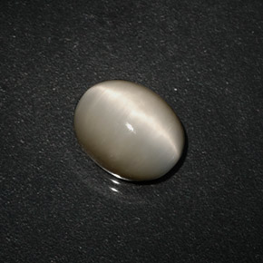 Quartz cat's eye crème naturelle coupe ovale, 3,06 ct, opaque
