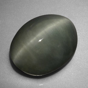 Quartz cat's eye vert naturelle coupe ovale, 6,16 ct, opaque