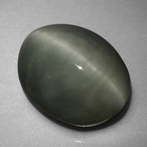 Quartz cat's eye vert naturelle coupe ovale, 6,16 ct, opaque