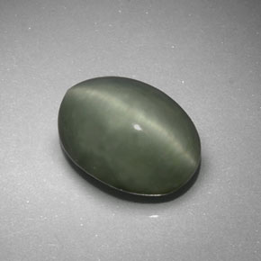 Quartz cat's eye vert naturelle coupe ovale, 6,41 ct, opaque