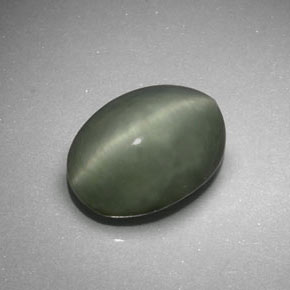 Quartz cat's eye vert naturelle coupe ovale, 6,41 ct, opaque