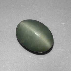 Quartz cat's eye vert naturelle coupe ovale, 4,48 ct, opaque