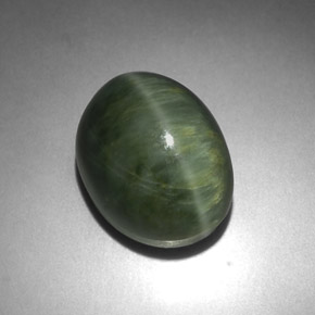 Quartz cat's eye vert naturelle coupe ovale, 7,21 ct, opaque