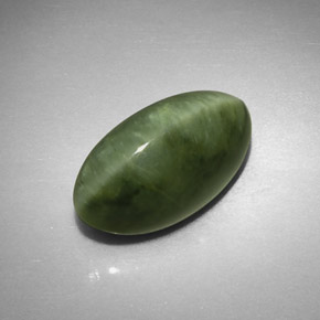 Quartz œil de chat vert naturelle coupe ovale, 4,90 ct, opaque