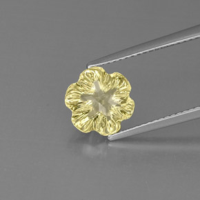 Quartz jaune naturelle taille fleur, 2,62 ct, transparent