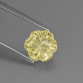 Quartz jaune naturelle taille fleur, 2,98 ct, transparent