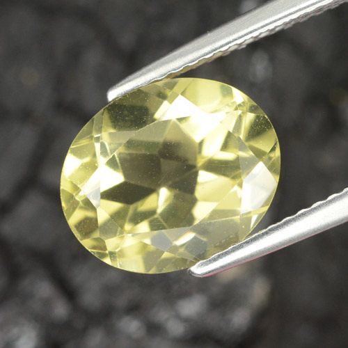 Quartz jaune naturelle coupe ovale, 3,86 ct, VVS-VS