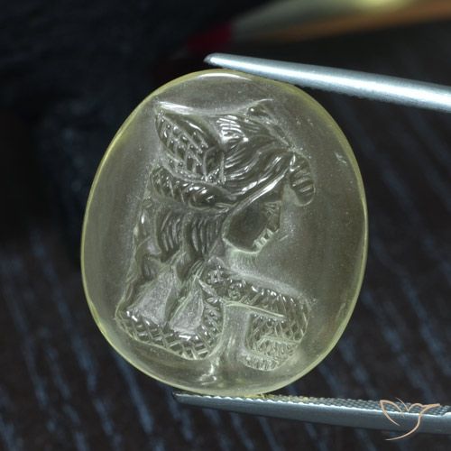 25.39ct Naturel Jaune verdâtre clair Quartz, ovale, Transparent