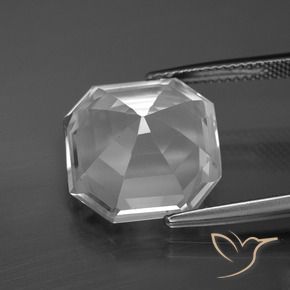 Quartz Blanc clair naturelle Octogone / coupe Émeraude, 11.25 ct, VVS
