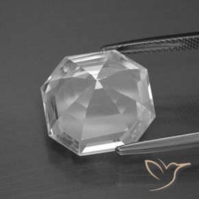Quartz Blanc clair naturelle Octogone / coupe Émeraude, 11.84 ct, VVS