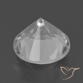 Quartz Blanc naturelle Coupe roude, 6.95 ct, VVS