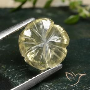 Quartz Jaune crème pâle naturelle Taille Fleur, 2.71 ct, Transparent