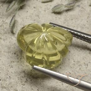 Quartz Jaune pâle naturelle Taille Fleur, 7.48 ct, Transparent