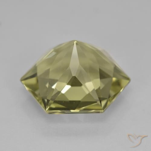 Quartz Jaune clair naturelle Fantaisie, 7.82 ct, VVS