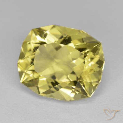 Quartz Jaune doré léger naturelle Fantaisie, 8.69 ct, VVS-VS