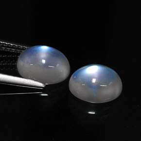 Achetez naturel ct Bleu blanc Pierre de lune arc-en-ciel gems, Coupe ovale, En provenance Inde chez GemSelect. En stock, livraison internationale!