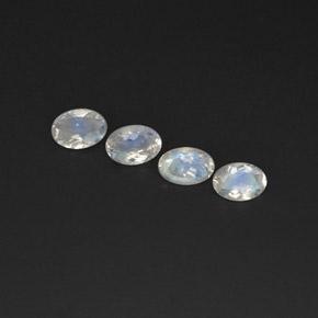 Achetez naturel ct Bleu blanc Pierre de lune arc-en-ciel gems, Coupe ovale, En provenance Sri Lanka (Ceylan) chez GemSelect. En stock, livraison internationale!