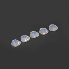 Achetez naturel ct blanc pierre de lune arc-en-ciel gems, forme de coeur, en provenance inde chez gemselect. en stock, livraison internationale!