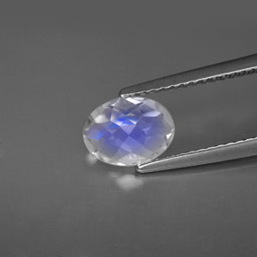 Pierre de lune arc-en-ciel blanc naturelle coupe ovale, 1,05 ct, VS