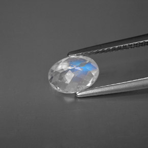 Pierre de lune arc-en-ciel blanc naturelle coupe ovale, 0,94 ct, VS-SI