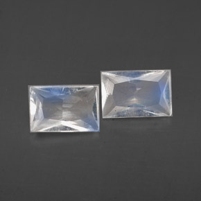 Achetez naturel ct Bleu blanc Pierre de lune arc-en-ciel gems, Baquette, En provenance Inde chez GemSelect. En stock, livraison internationale!