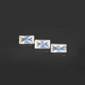 Achetez naturel ct Bleu blanc Pierre de lune arc-en-ciel gems, Baquette, En provenance Inde chez GemSelect. En stock, livraison internationale!