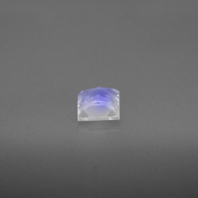Pierre de lune arc-en-ciel blanc naturelle carré, 0,57 ct, VS