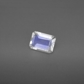 Pierre de lune arc-en-ciel blanc naturelle taille émeraude, 0,81 ct, VS