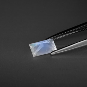 Pierre de lune arc-en-ciel blanc naturelle baguette, 0,42 ct, VS