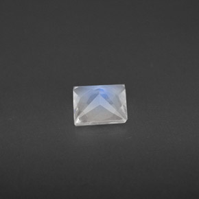 Pierre de lune arc-en-ciel blanc naturelle carré, 0,49 ct, VS