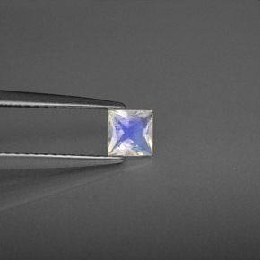 Pierre de lune arc-en-ciel blanc naturelle carré, 0,30 ct, VS