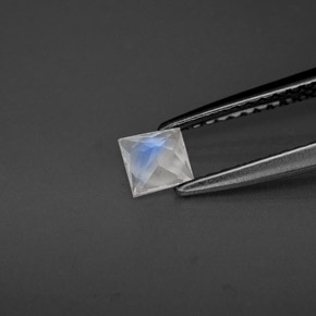 Pierre de lune arc-en-ciel Bleu blanc naturelle Carré, 0.26 ct, VS