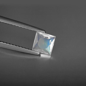 Pierre de lune arc-en-ciel Bleu blanc naturelle Carré, 0.53 ct, VS