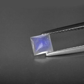 Pierre de lune arc-en-ciel blanc naturelle carré, 0,59 ct, VS-SI