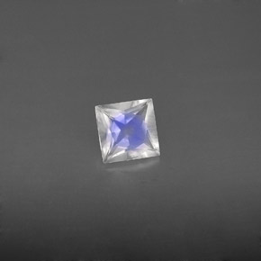 Pierre de lune arc-en-ciel blanc naturelle carré, 0,56 ct, VS