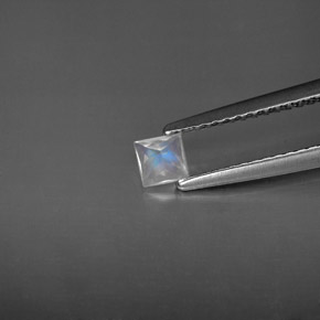 Pierre de lune arc-en-ciel blanc naturelle carré, 0,19 ct, VS