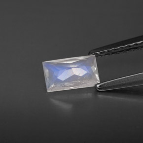 Pierre de lune arc-en-ciel Bleu blanc naturelle Baquette, 0.46 ct, VS