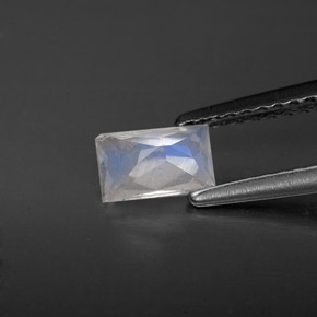 Pierre de lune arc-en-ciel blanc naturelle baguette, 0,48 ct, VS