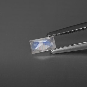 Pierre de lune arc-en-ciel blanc naturelle baguette, 0,23 ct, VS