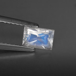 Pierre de lune arc-en-ciel blanc naturelle baguette, 0,55 ct, VS